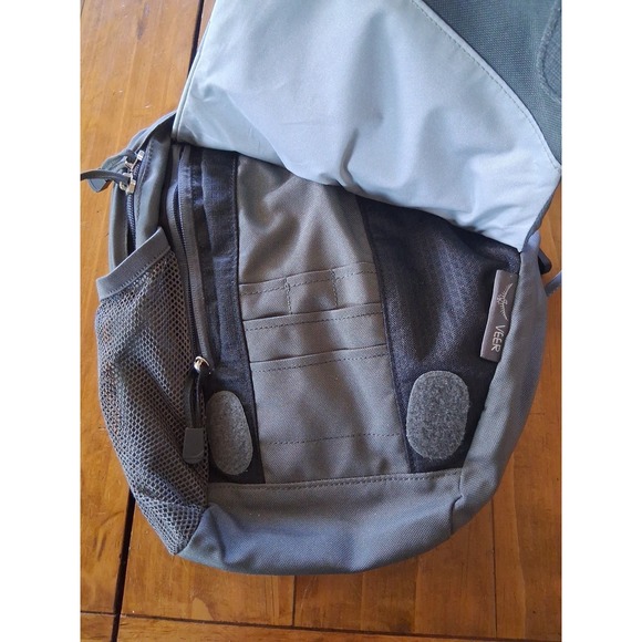 Osprey Veer Vertical Shoulder Bag Backpack Sling Messenger Crossbody Hiking EDC - Picture 2 of 4